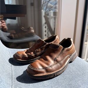 Clarks Brown Leather Slip On Loafers Moc Toe Walking Shoes Size 7.5 M, 9 W
